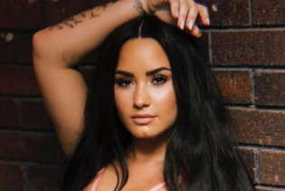 Drastična promjena: Pjevačica Demi Lovato postala je plavuša