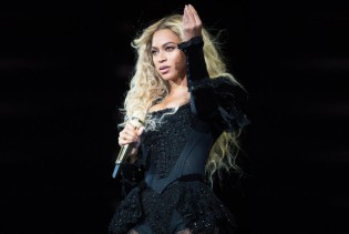 Drama na koncertu Beyonce: Zaglavila se, spašavali je merdevinama