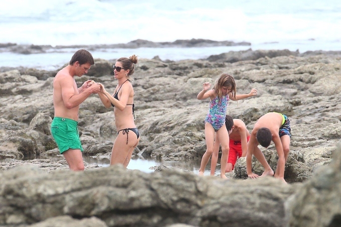 Brazilski model Gisele Bundchen s porodicom odmara na Costa Rici