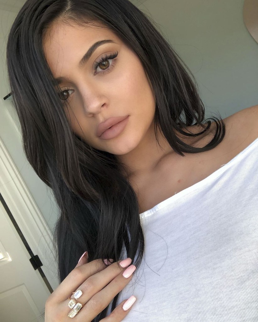 Kylie Jenner pozirala za naslovnicu časopisa bez trunke make-upa