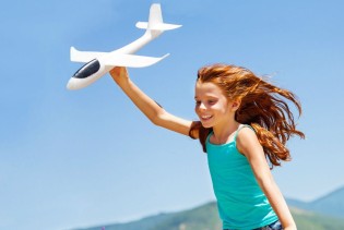 "Fantastičan posao": Kampanja koja djevojčice potiče da postanu pilotkinje