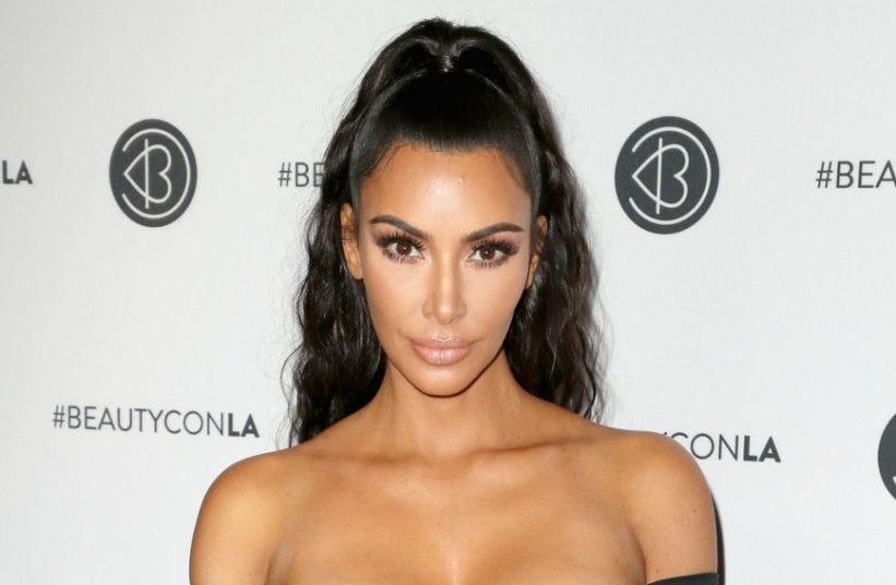Kim Kardashian: Suknja koju bi rijetko koja žena odjenula tijekom ljeta