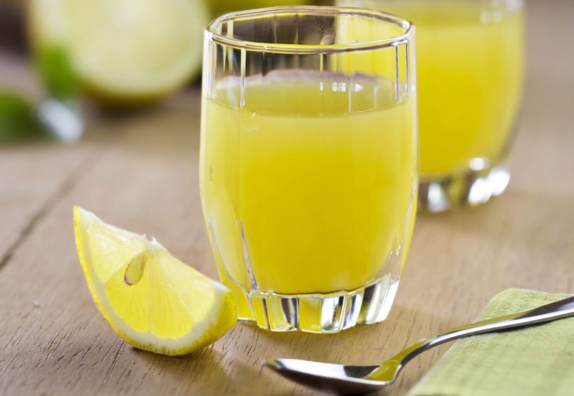 Voda s limunom je sjajan recept za početak dana