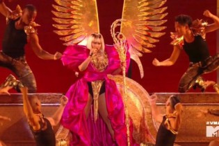 Nicki Minaj od glave do pete u dizajnu Juraja Zigmana