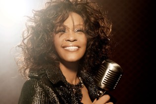 Turbulentan život Whitney Houston: Da je živa, muzička diva bi slavila 55. rođendan