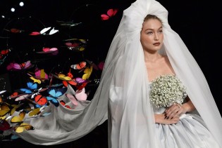 Gigi Hadid zablistala u neobičnoj vjenčanici na reviji modnog brenda Moschino