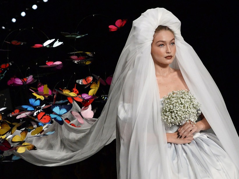 Gigi Hadid zablistala u neobičnoj vjenčanici na reviji modnog brenda Moschino