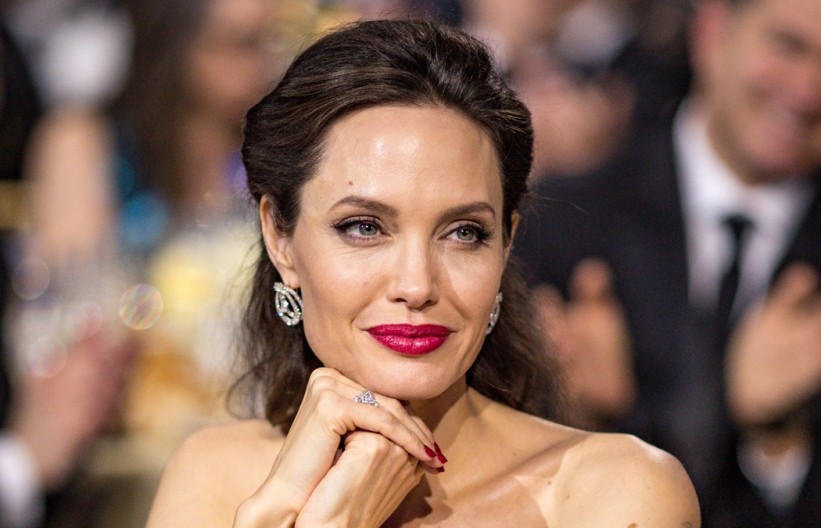 Angelina Jolie pokušala sakriti koliko je mršava, ali su je odale ruke