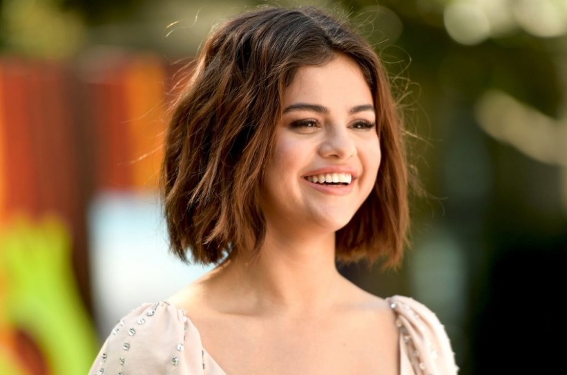 Selena Gomez pokazala zanosan dekolte u zavodljivoj mini haljini
