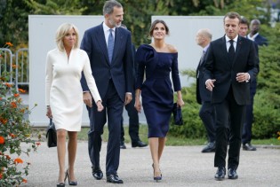 Letizia vs. Brigitte: Je li kraljica ovom haljinom u potpunosti zasjenila prvu damu?