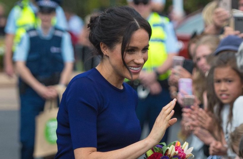 "Prozirna" suknja Meghan Markle zbog koje će kraljica tražiti objašnjenje