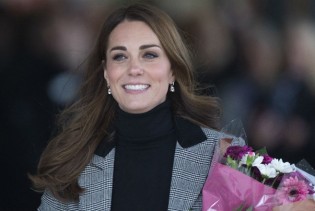 Kate Middleton od glave do pete u crnom iskopirala Meghan Markle
