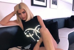 Kylie Jenner vraća u modu najpopularniju frizuru iz devedesetih