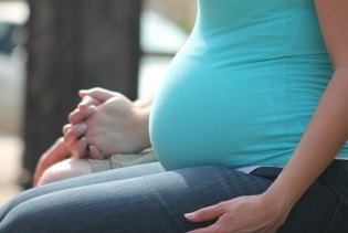 Simptomi i liječenje preeklampsije, poremećaja koji se javlja u trudnoći