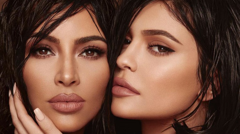 Kim Kardashian i Kylie Jenner izgledaju kao blizanke u svojoj novoj kampanji