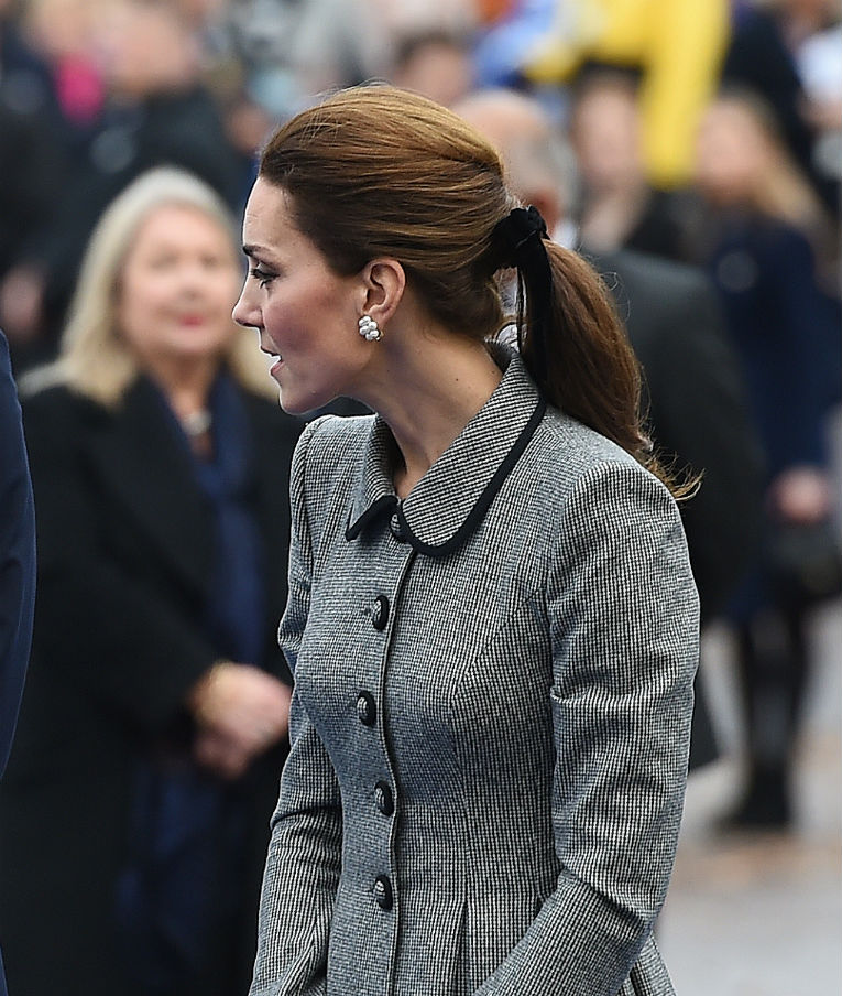Kate Middleton obožava ovaj jeftini ukras za kosu
