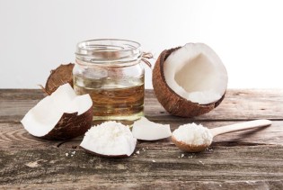 Zašto kokosovo ulje treba nanositi oko očiju?