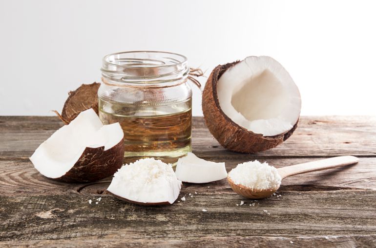 Zašto kokosovo ulje treba nanositi oko očiju?