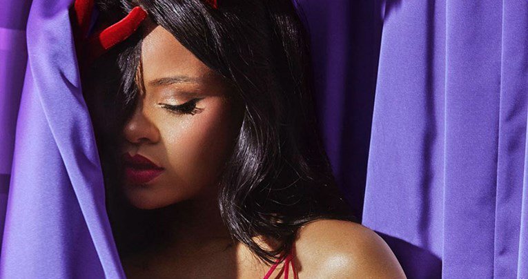 Rihanna golišavim fotkama predstavila svoju najseksi kolekciju rublja do sad