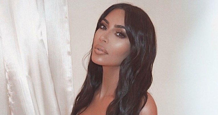 Kim Kardashian novom frizurom potvrdila da su kratke šiške hit