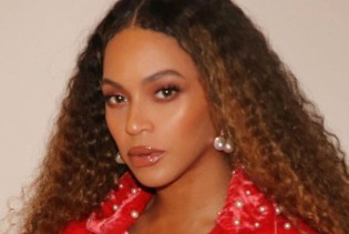 Beyonce je definicija seksepila u crvenom od glave do pete