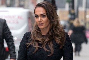 Tamara Ecclestone: Čizme koje se (ne) isplati nositi uz duge suknje i haljine