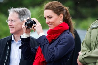 U koraku s trendovima: Kate Middleton nosi omiljene čizmice fashionistica