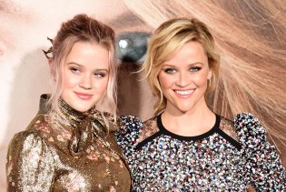Reese Witherspoon, njena kći i mama izgledaju isto