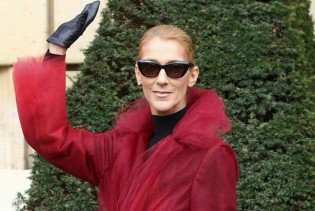 Celine Dion je pokorila Pariz u ekstravagantnom kaputu od tila