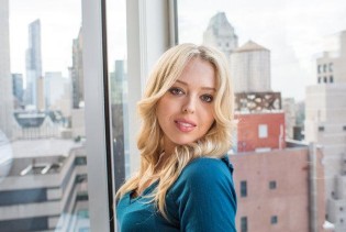 Tiffany Trump izborom haljine pružila podršku očevim protivnicima