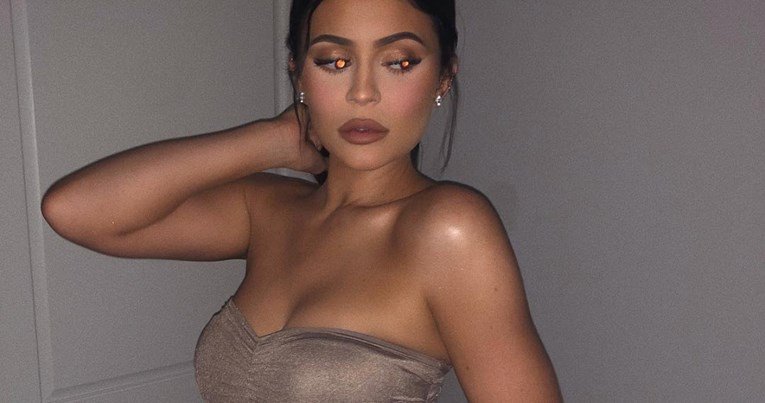 Kylie Jenner pokazala zavidne obline u haljini koja vješto skriva celulit