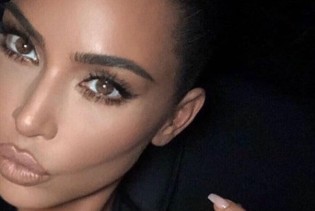 Kim Kardashian objavila selfie bez šminke i pokazala lice prekriveno psorijazom