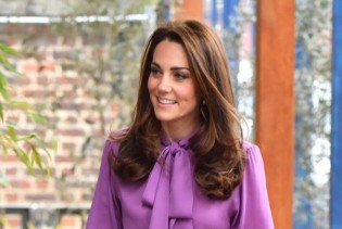 Modni gaf koji smo umalo propustili: Kate Middleton obukla bluzu naopačke
