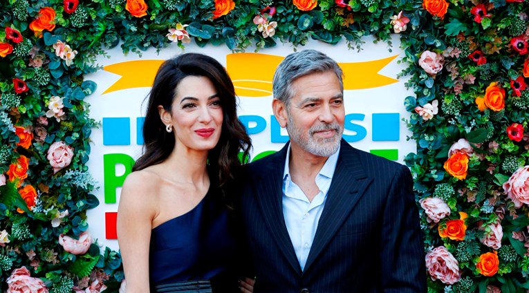 Amal Clooney ponovno zablistala na crvenom tepihu, ovaj put u kombinezonu