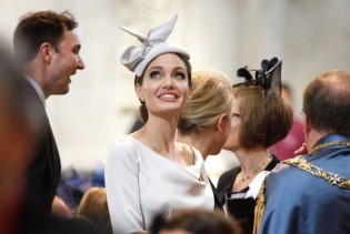 Angelina Jolie se udaje za milijardera?!
