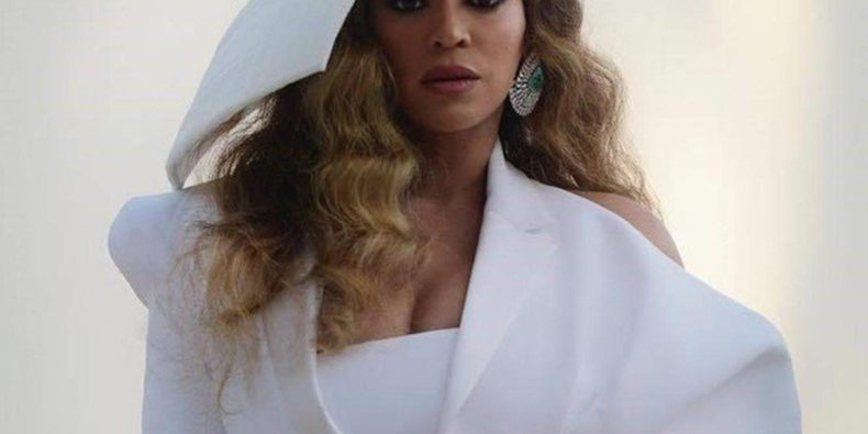 Beyoncé fantastično nosi bijelu couture kreaciju