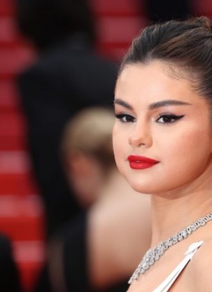 Selena Gomez odgovorila hejterima: "Ja sam samo čovjek"