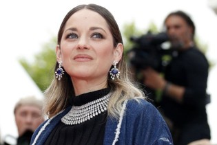 Francuska glumica prekršila dress code i ukrala show na crvenom tepihu u Cannesu