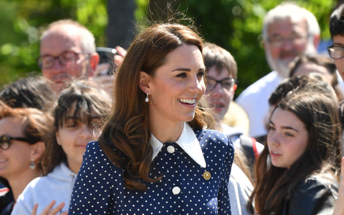 Kate Middleton uz lepršavu ljetnu haljinu uparila svoje omiljene ljetne cipele