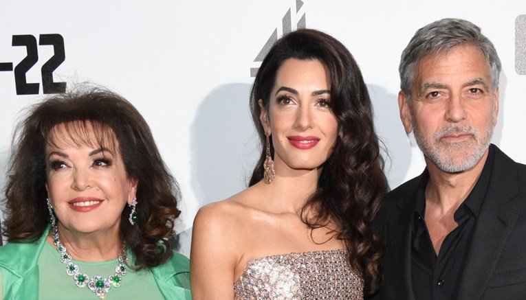 Amal Clooney na crvenom tepihu zasjenila njena mama