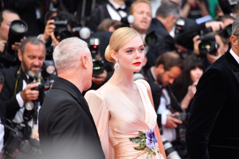 Elle Fanning oduševila nas je romantičnim izdanjem u Cannesu