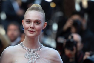 Elle Fanning se na zatvaranju Filmskog festivala u Cannesu pojavila u vjenčanici