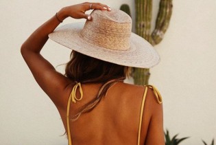Ovaj pametni trik pomoći će vam da same namažete leđa kremom za sunčanje
