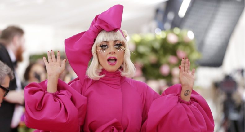 Lady Gaga hvaljena zbog izbjegavanja Photoshopa u svojoj prvoj beauty kampanji