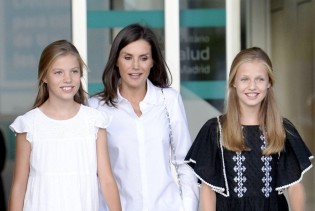Kraljica Letizia i kćeri umjesto dizajnerske odjeće nose high street komade popularnog brenda