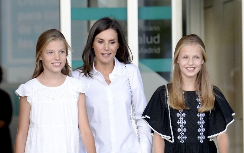 Kraljica Letizia i kćeri umjesto dizajnerske odjeće nose high street komade popularnog brenda