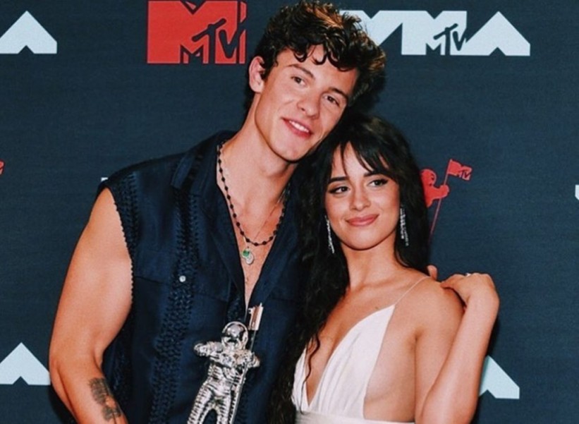 Camila Cabello i Shawn Mendes zapalili publiku vrućim nastupom