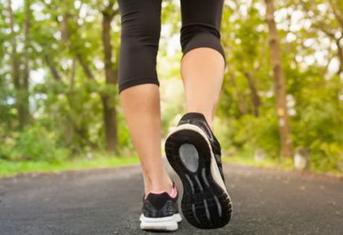 Može li hodanje 30 minuta u mjestu pomoći u sagorijevanju kalorija
