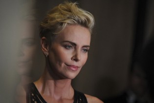 Glumica Charlize Theron progovorila o porodičnoj tragediji