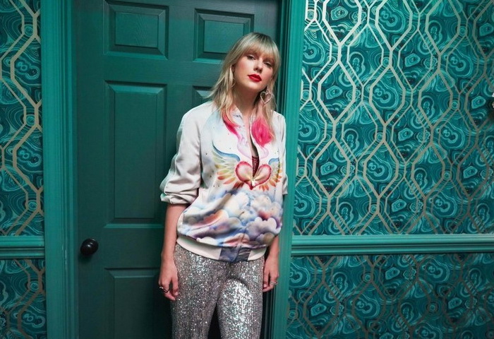 Taylor Swift na naslovnici britanskog Voguea u vintage izdanju